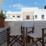 Charming Maison With Terrace, Parikia Center