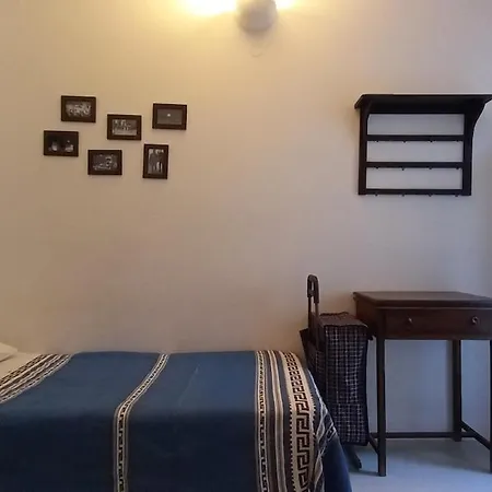 Charming Maison With Terrace, Parikia Center Ferienhaus *