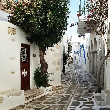 Charming Maison With Terrace, Parikia Center