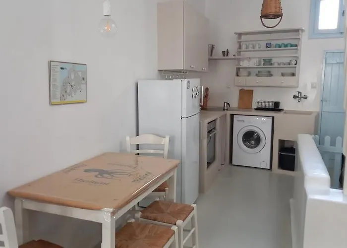 Ferienhaus Charming Maison With Terrace, Parikia Center Páros