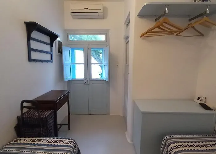 Ferienhaus Charming Maison With Terrace, Parikia Center *