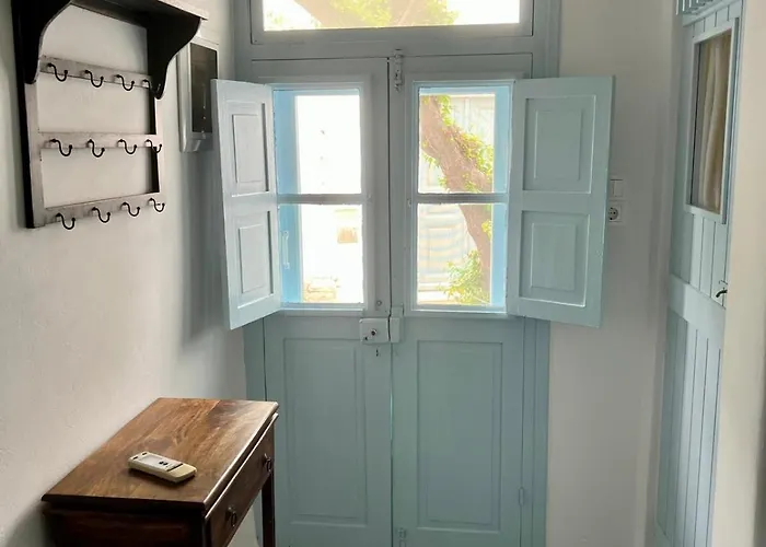 Charming Maison With Terrace, Parikia Center