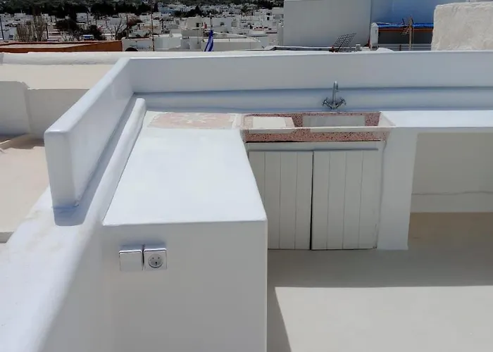 Ferienhaus Charming Maison With Terrace, Parikia Center *