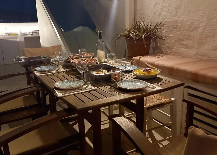 Charming Maison With Terrace, Parikia Center